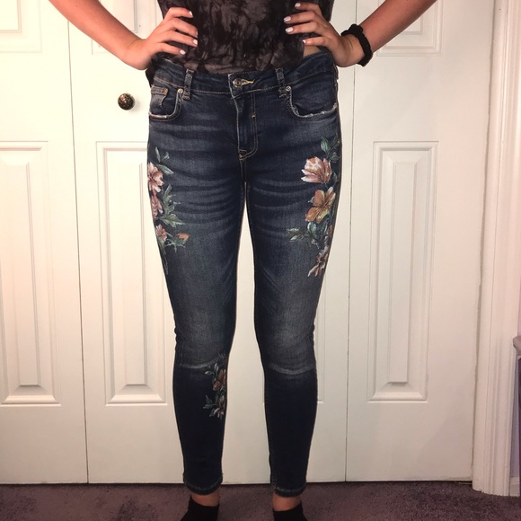 Zara Denim - ⚡️Zara flower Jeans